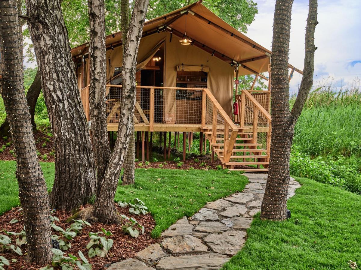 Zatoria Luxury Glamping Zator Hotel Buitenkant foto