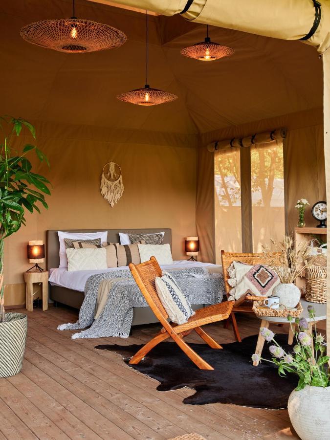 Zatoria Luxury Glamping Zator Hotel Buitenkant foto