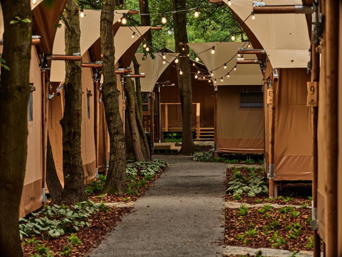 Zatoria Luxury Glamping Zator Hotel Buitenkant foto